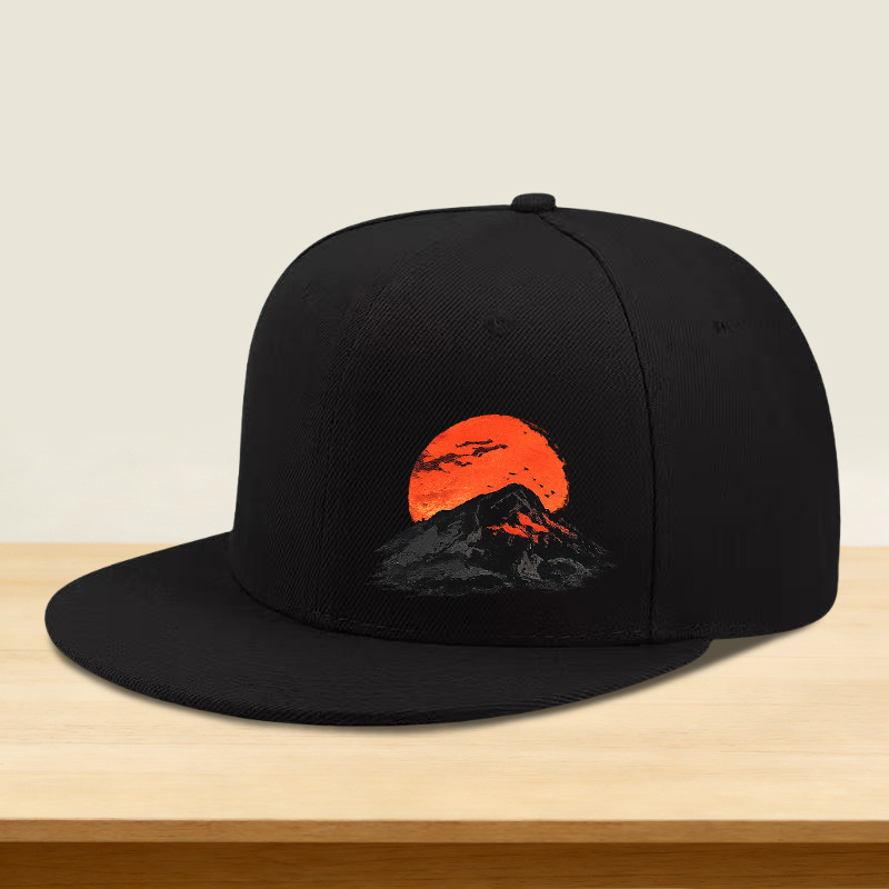 Outdoor Sport An - 赤い夕焼けが映える日本の富士山のプリントが入ったヒップホップハット1個。 このフラットブリム、ハイクラウンキャップはアウトドアスポーツに最適です。
