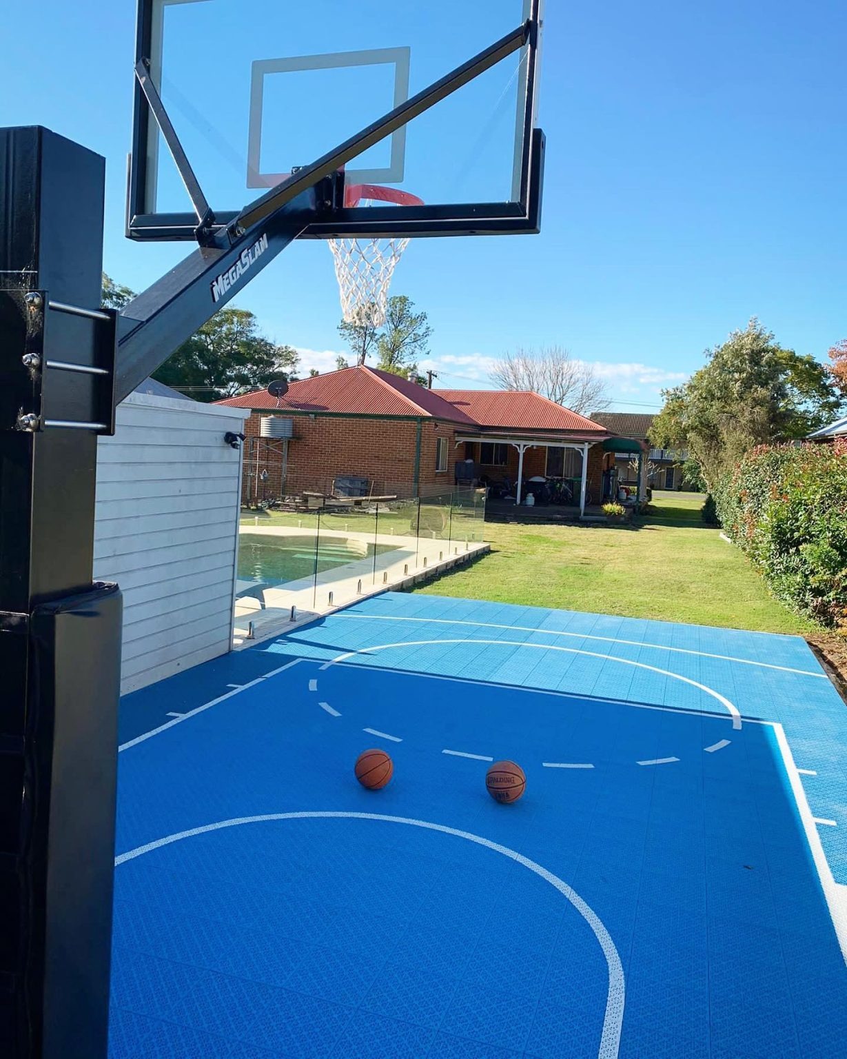 Outdoor Sport Court Tiles - インテリジェントPPインターロッキングポータブルバスケットボールスポーツコート素材プラスチックタイル仮設バスケットボールフローリング屋外用