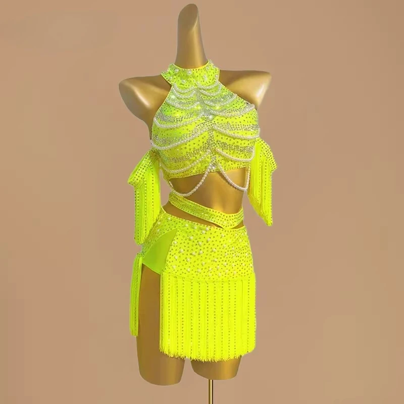 Outdoor Sport Dress - 2026 新ラテンパフォーマンスダンスドレス女性のセクシーな屋外社交パーティーフリンジスカートスポーツ練習着赤プロムイブニングスーツ