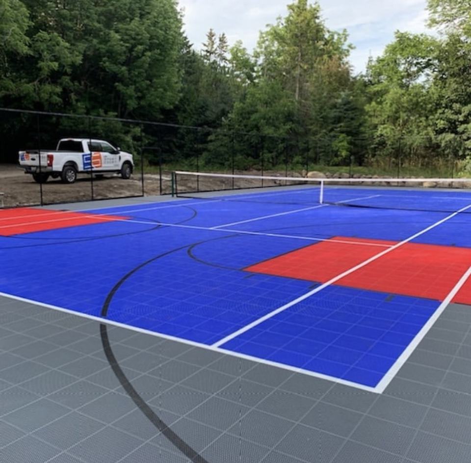 環境に優しいプラスチック製カスタムロゴ入り屋外バスケットボー - Outdoor Sport Court Tiles のレビューと価格