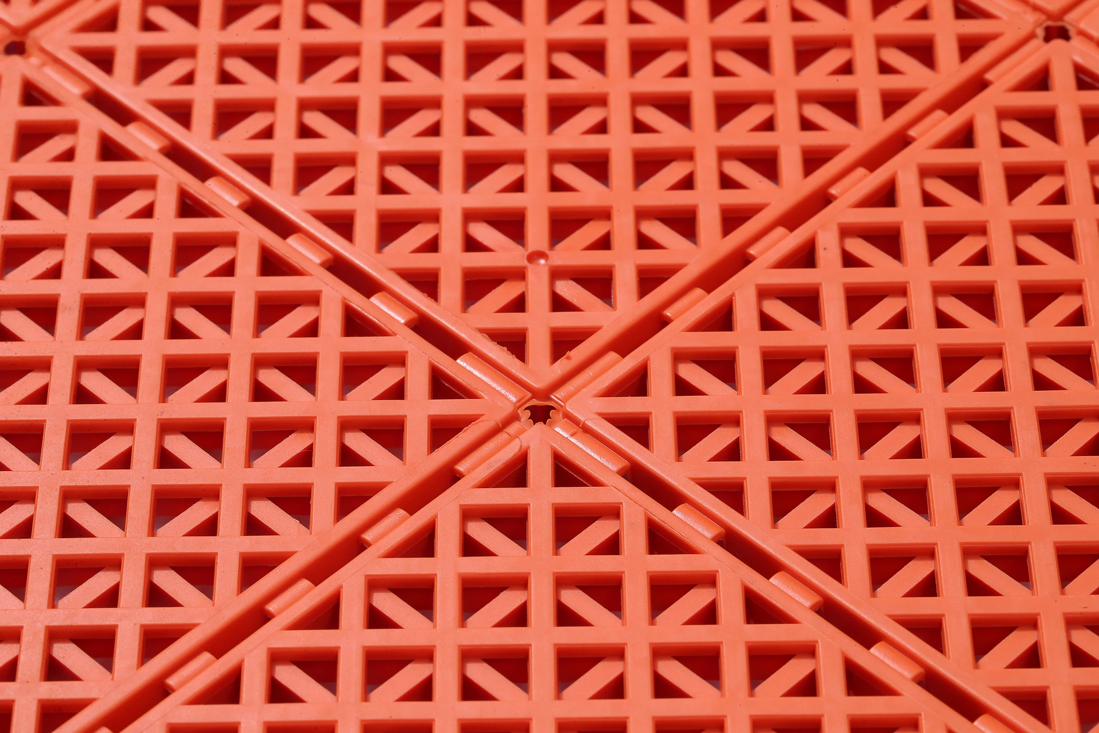 20x20フィートの裏庭バスケットボールコート、連結式タイル - Outdoor Sport Court Tiles のレビューと価格